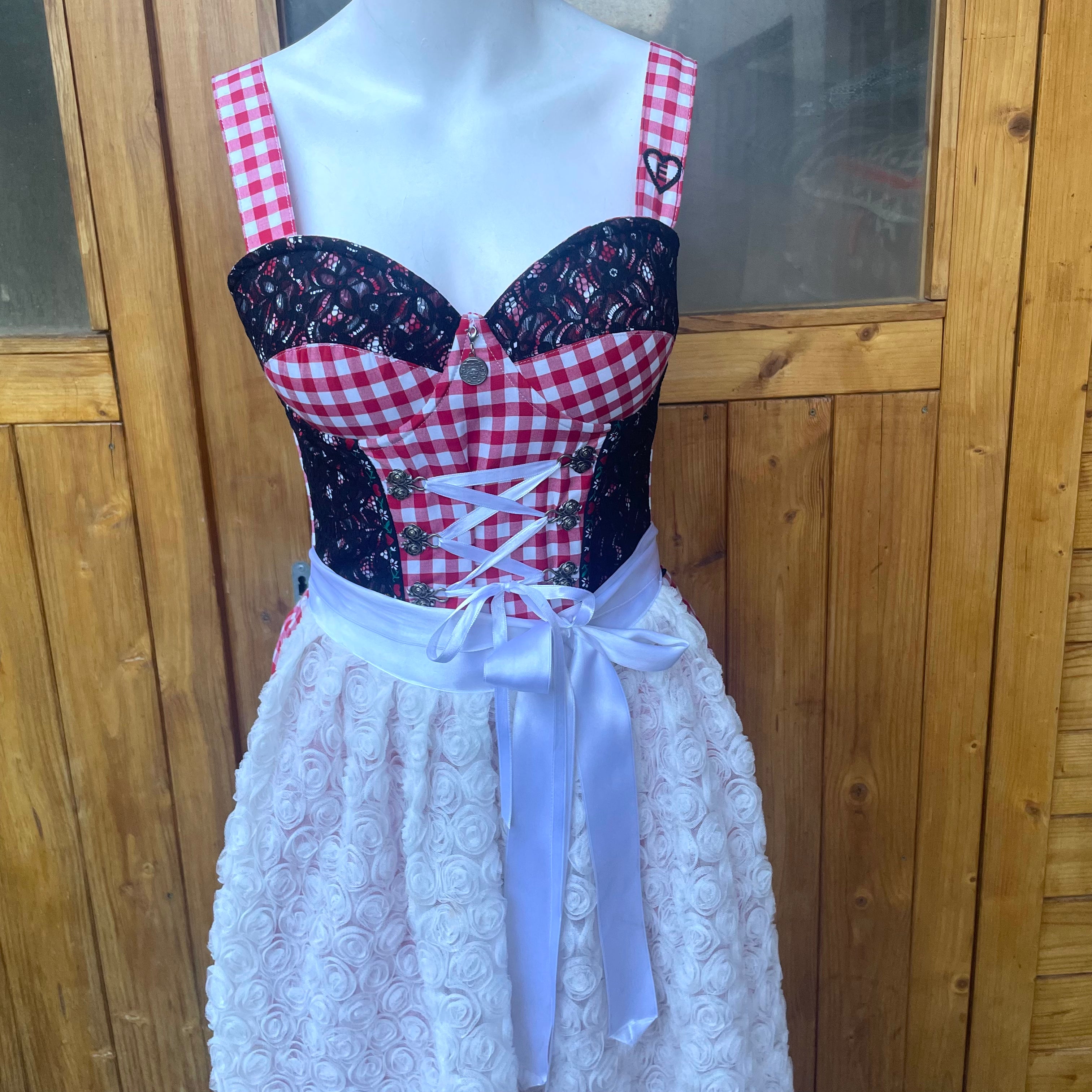 ENA Trachten Dirndl (Muster Karo Rot) Einzelstück!