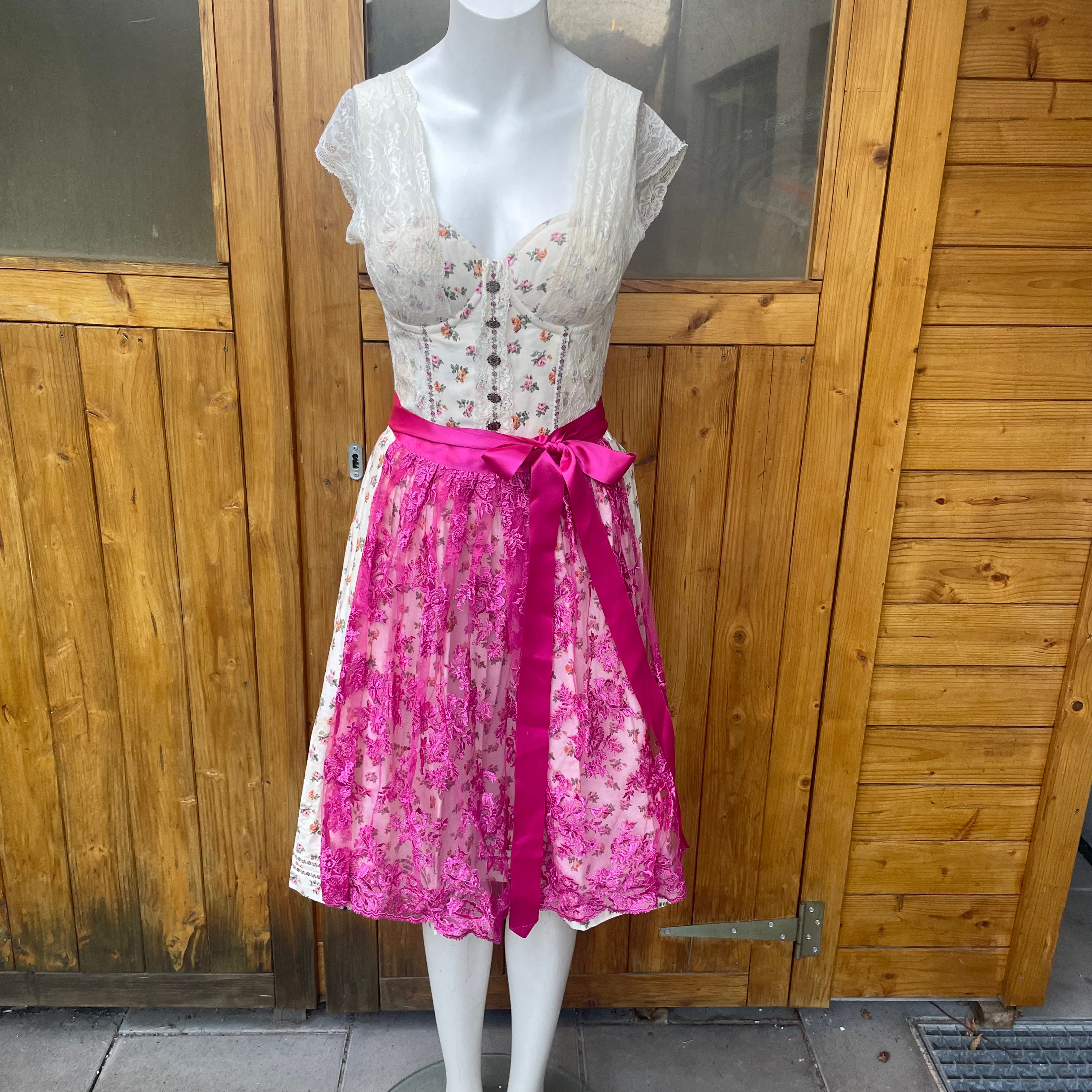 ENA Trachten Dirndl (Muster Blümchen 3 Schulter) Einzelstück!