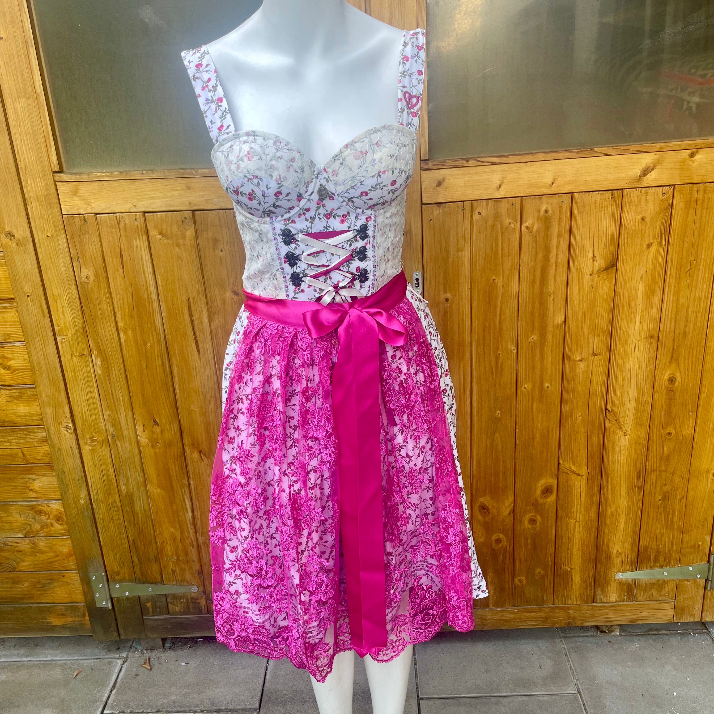ENA Trachten Dirndl (Muster Blümchen 3) Einzelstück!