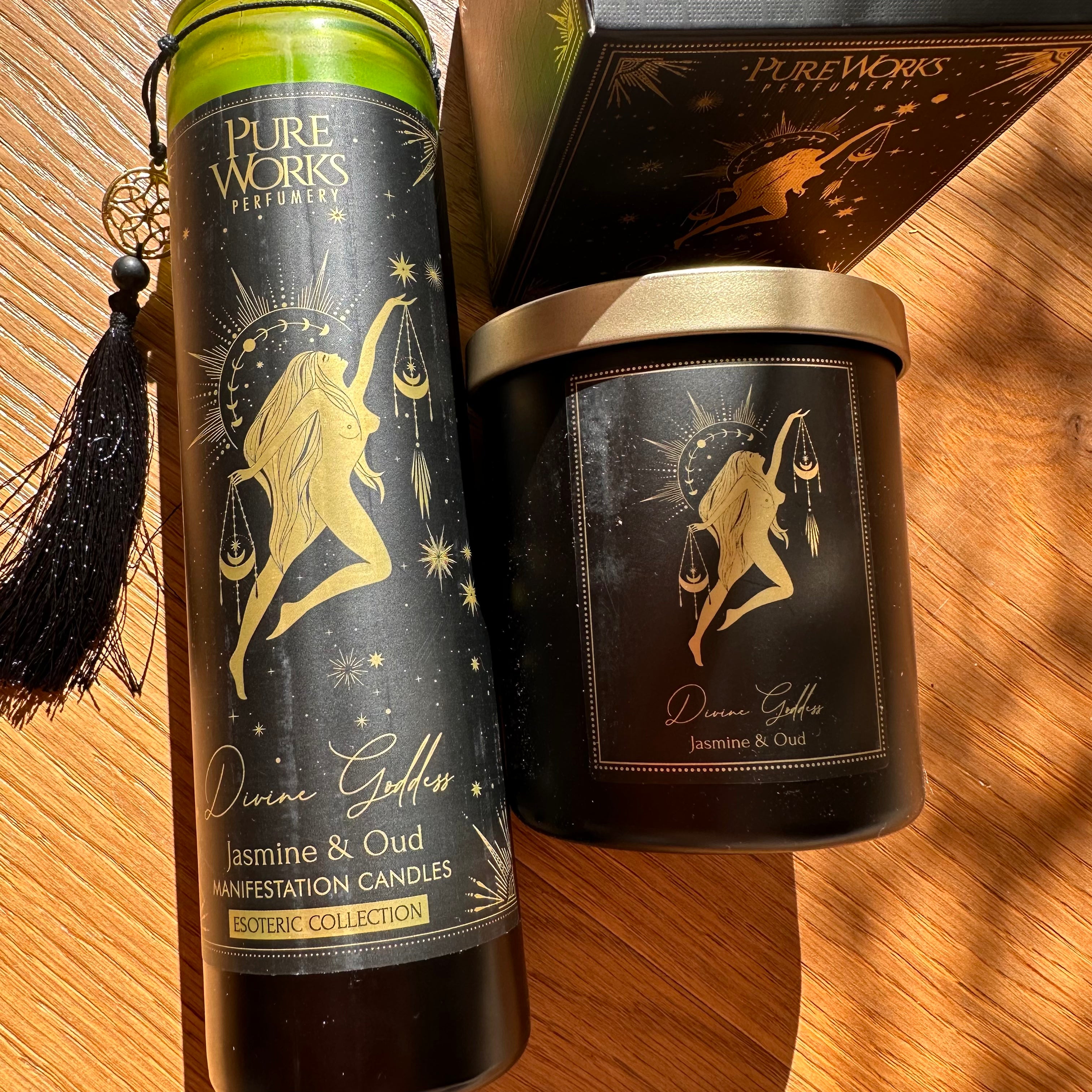 Manifestationskerze Goddess im Glas mit Quaste– mit ätherischen Ölen a