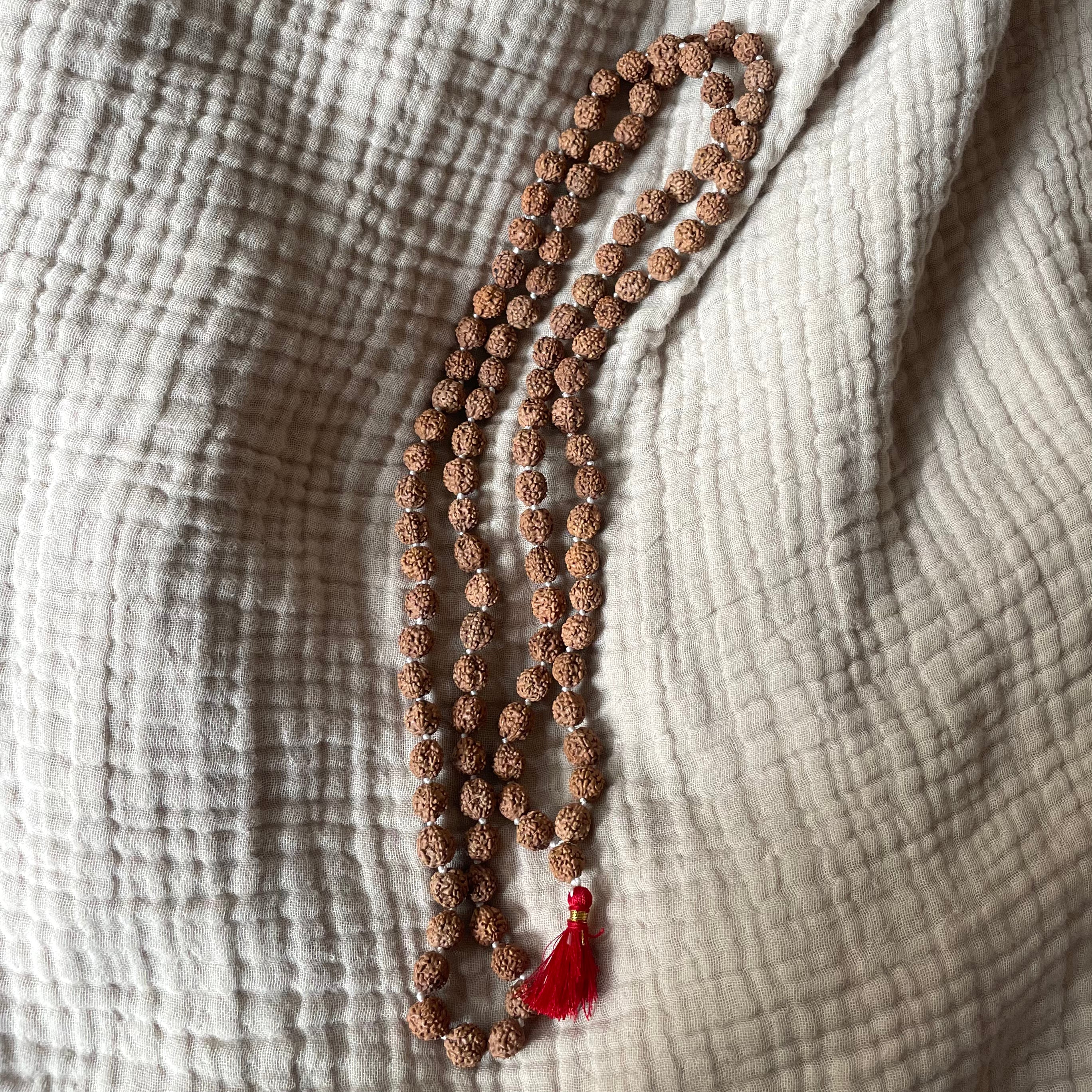 Meditation, Mala, Meditationskette, Rosenkranz, Schmuck, Kette, Buddha Kette, Japa Meditation, Perlenkette, Meditation, Verena Ofarim, Gil Ofarim Kette 